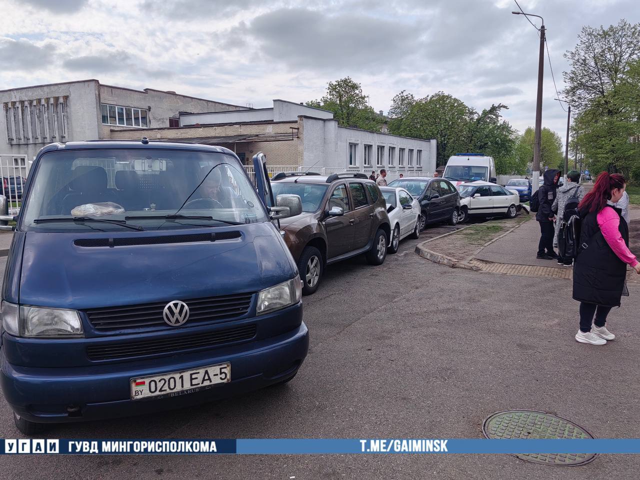 Скорая врезалась в припаркованные автомобили в Минске