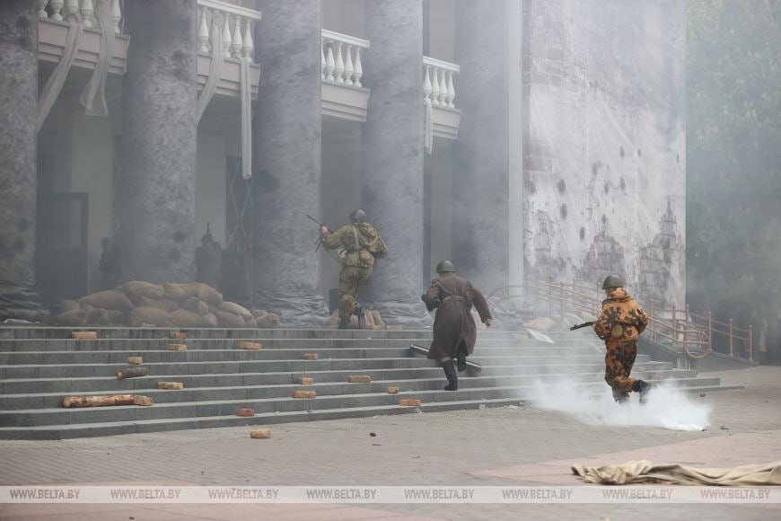 «Тут няма месца фанфарам»: беларускія гісторыкі паразважалі, як варта адзначаць Дзень Перамогі