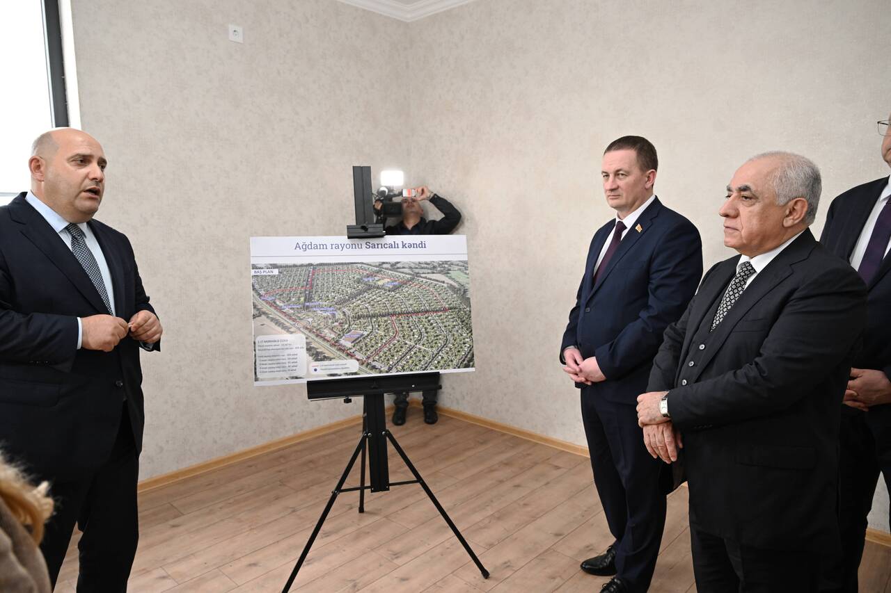 Турчин подарил Карабаху мусоровоз