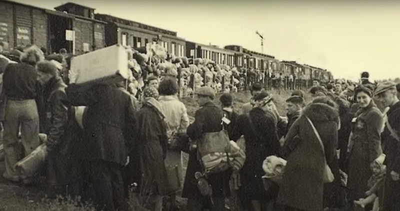 «Трыбуна ўстаноўлена на плошчы проста насупраць касцёла»: адна з жаночых гісторый пра пачатак Другой сусветнай з праекта Brest HERstory