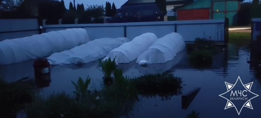 Сильные дожди привели к подтоплению и повреждению дорог в Витебской области