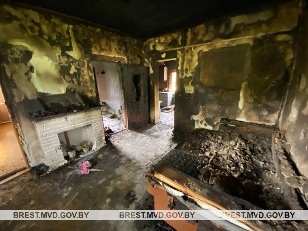 Житель Ивацевичского района поссорился с женой и поджег дом