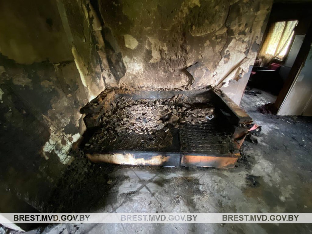 Житель Ивацевичского района поссорился с женой и поджег дом