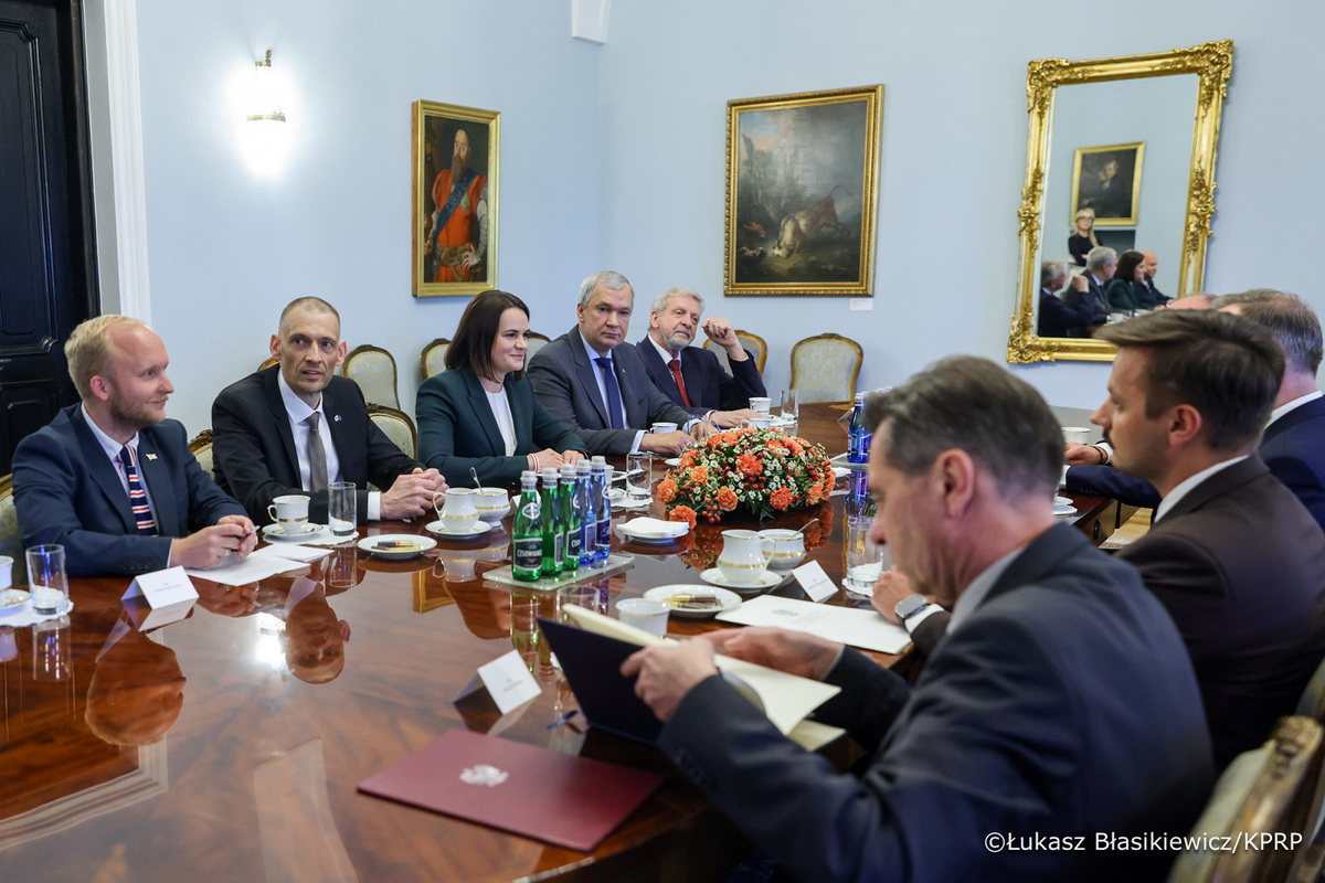 Тихановский рассказал Дуде о бесчеловечном обращении с политзаключенными в Беларуси