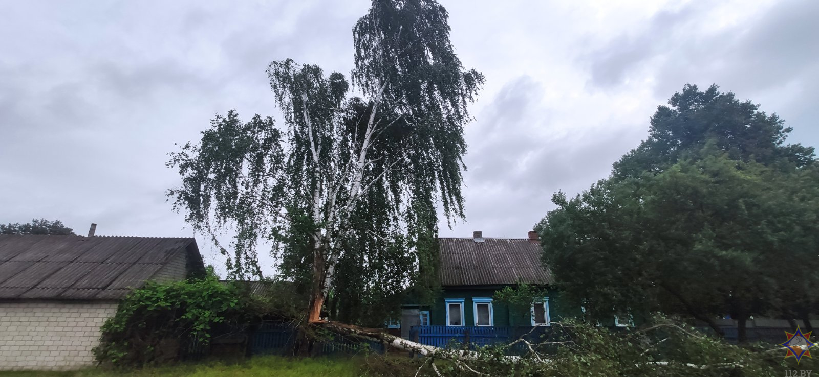 МЧС показало последствия непогоды