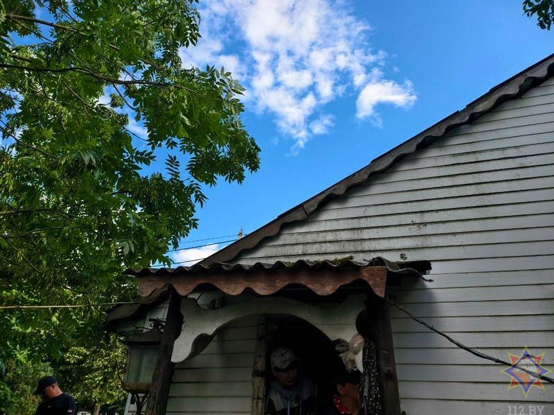 МЧС показало последствия непогоды