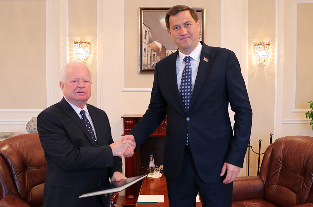 Посол Словакии Мигаш вручил копии верительных грамот Рыженкову