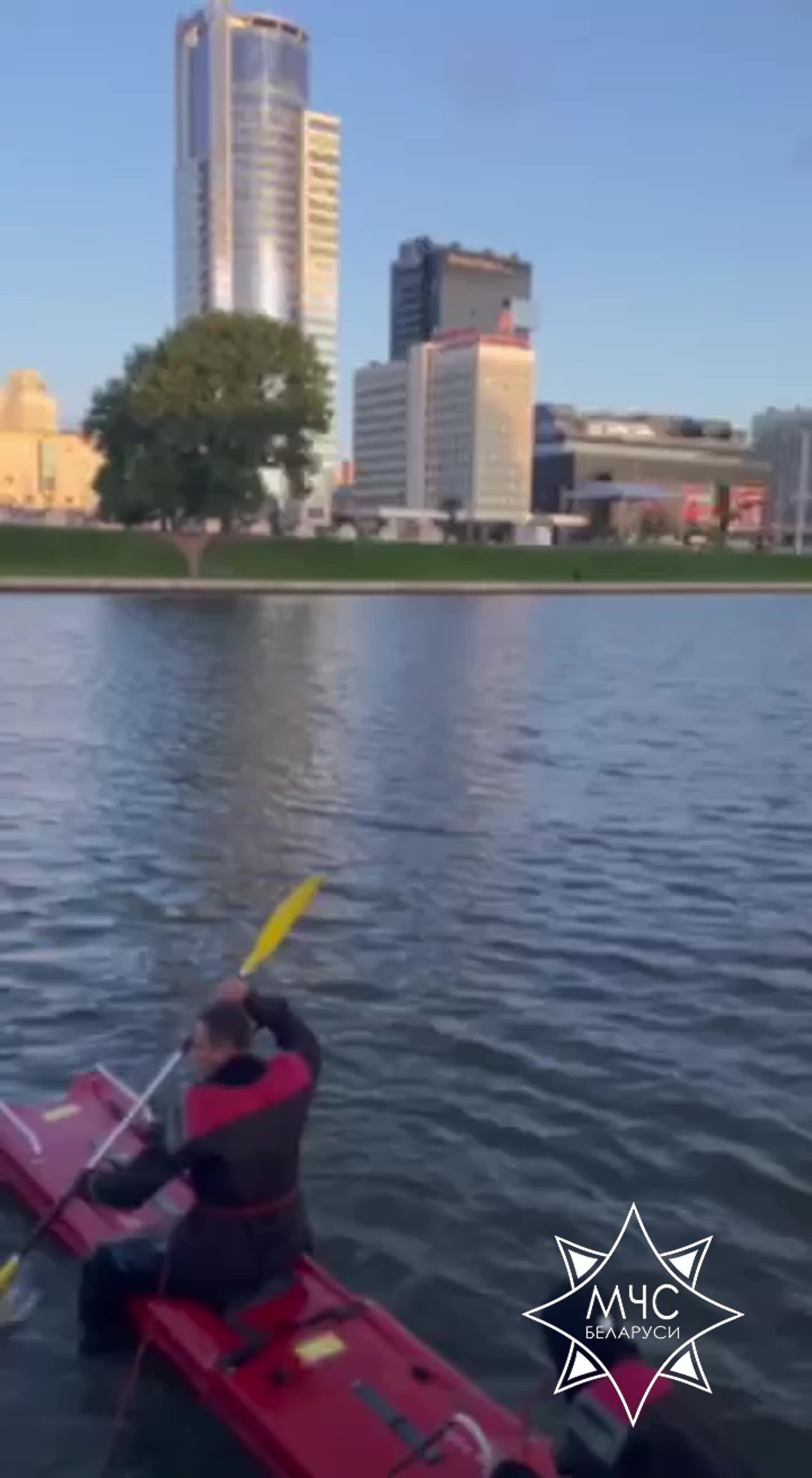 Женщину спасли из Свислочи в центре Минска