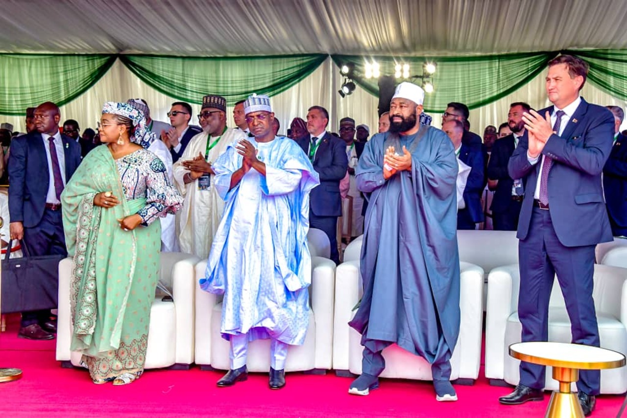 Рыженков привез в Нигерию 2000 тракторов