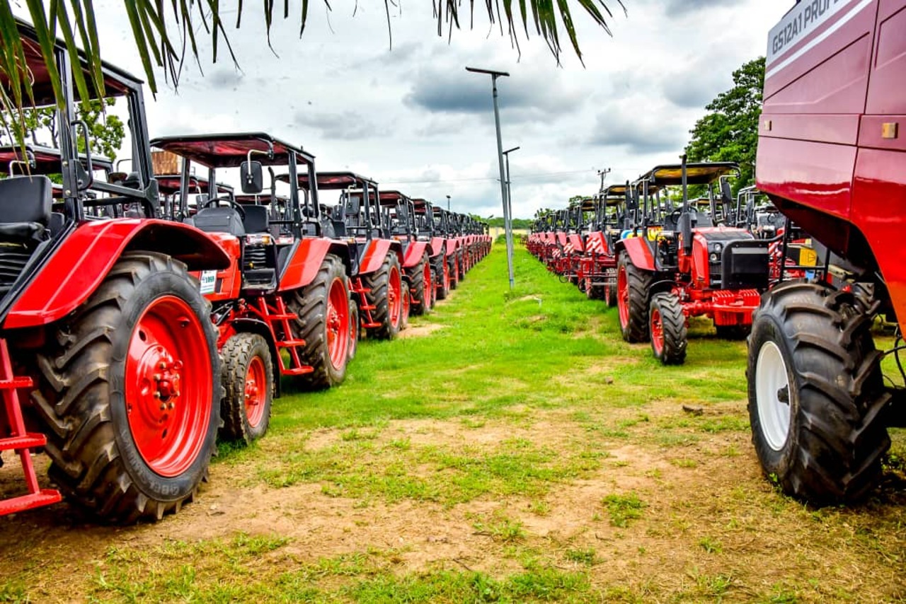 Рыженков привез в Нигерию 2000 тракторов