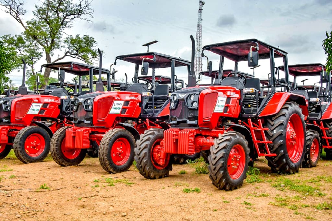 Рыженков привез в Нигерию 2000 тракторов