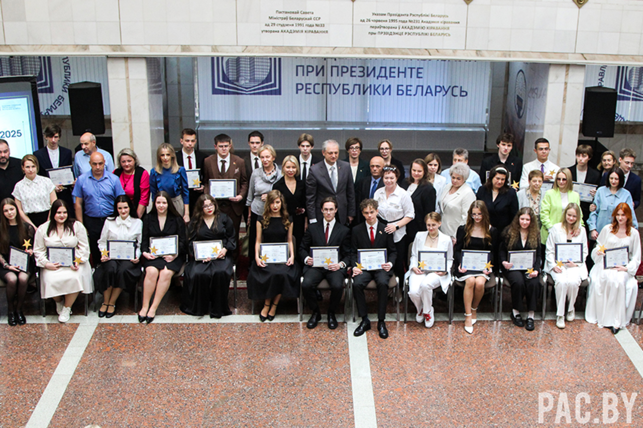 Дочь Рыженкова получила право поступить в Академию управления без экзаменов