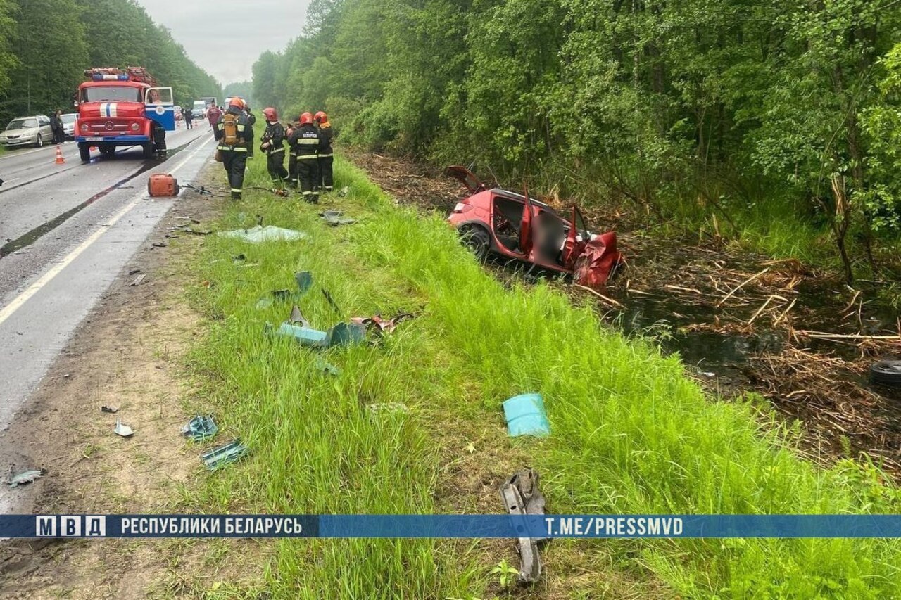 Три человека погибли в ДТП с грузовиком под Жлобином