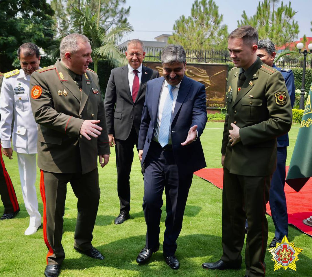 Хренин обсудил авиасообщение с Пакистаном