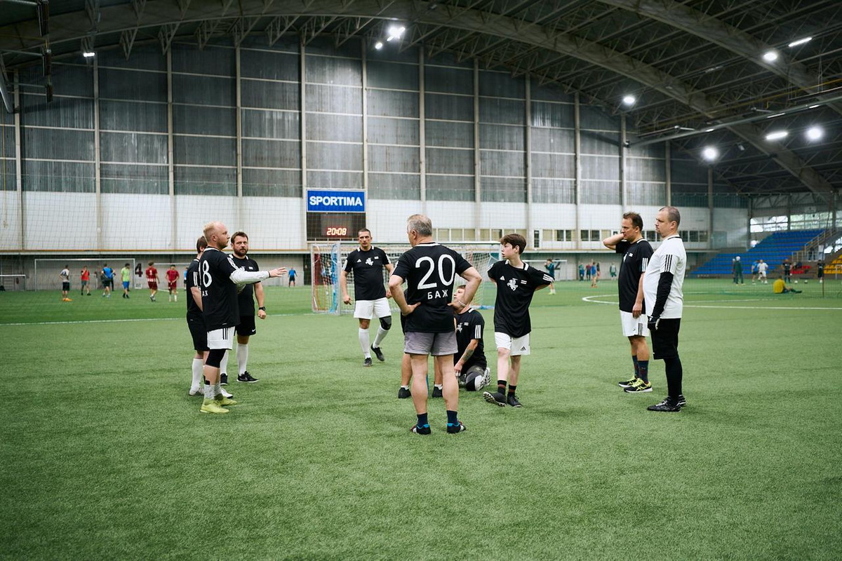 В Вильнюсе прошел футбольный матч в поддержку политзаключенных журналистов - фото
