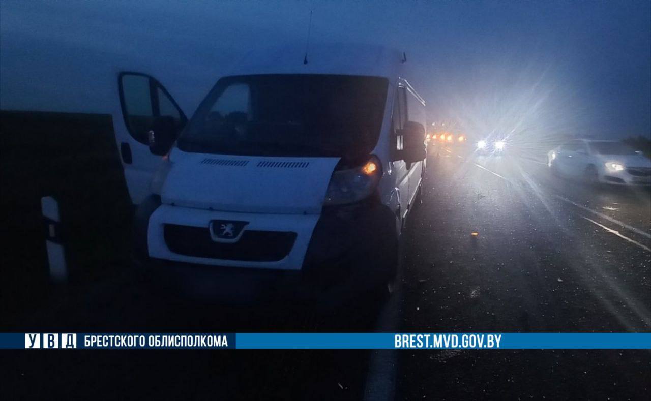 Автобус с 22 пассажирами попал в ДТП в Барановичском районе