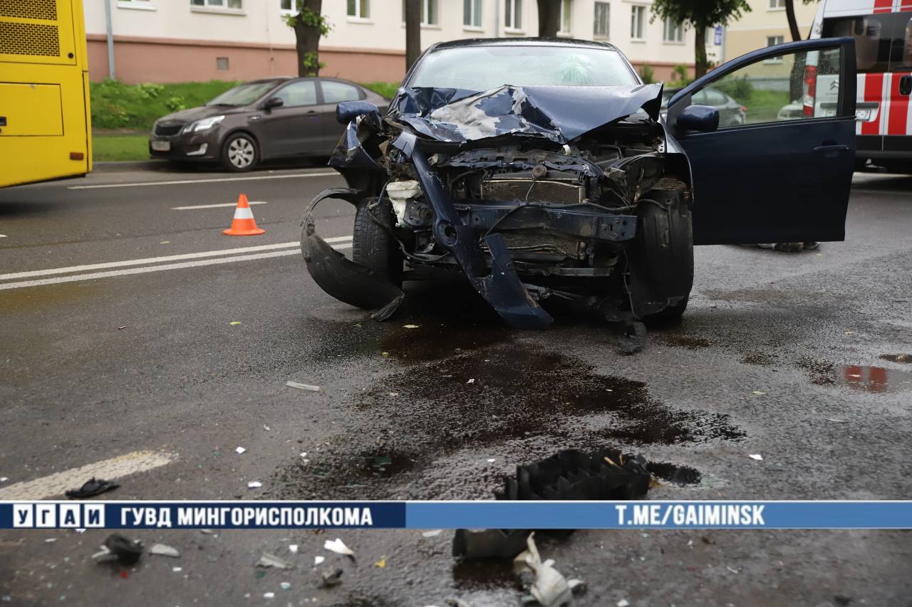 Стало плохо во время движения. Мужчина погиб в ДТП в Минске