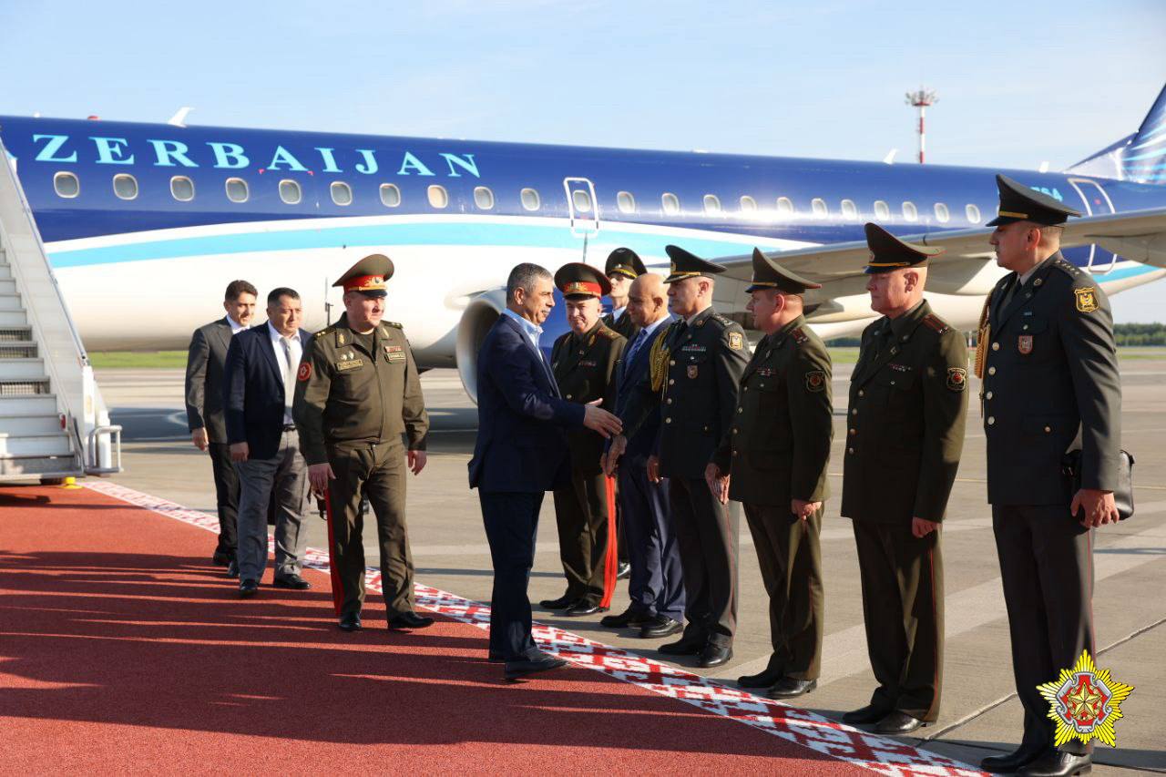 Военная делегация Азербайджана прибыла в Беларусь