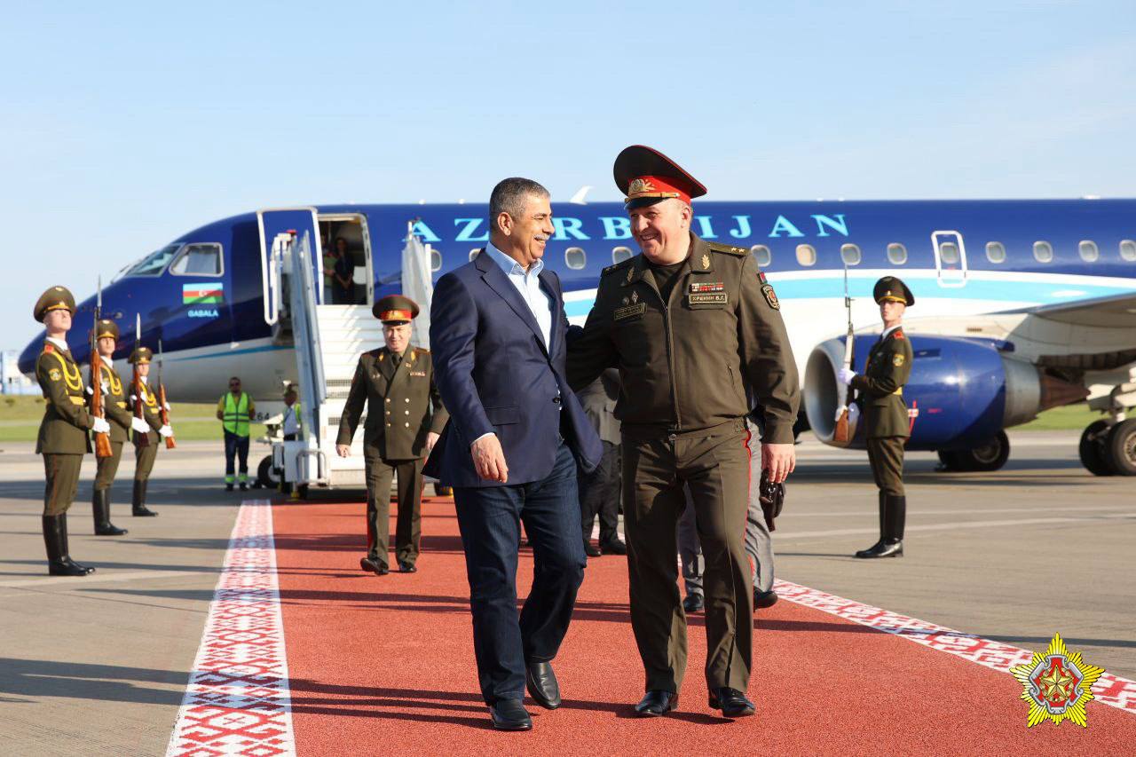 Военная делегация Азербайджана прибыла в Беларусь