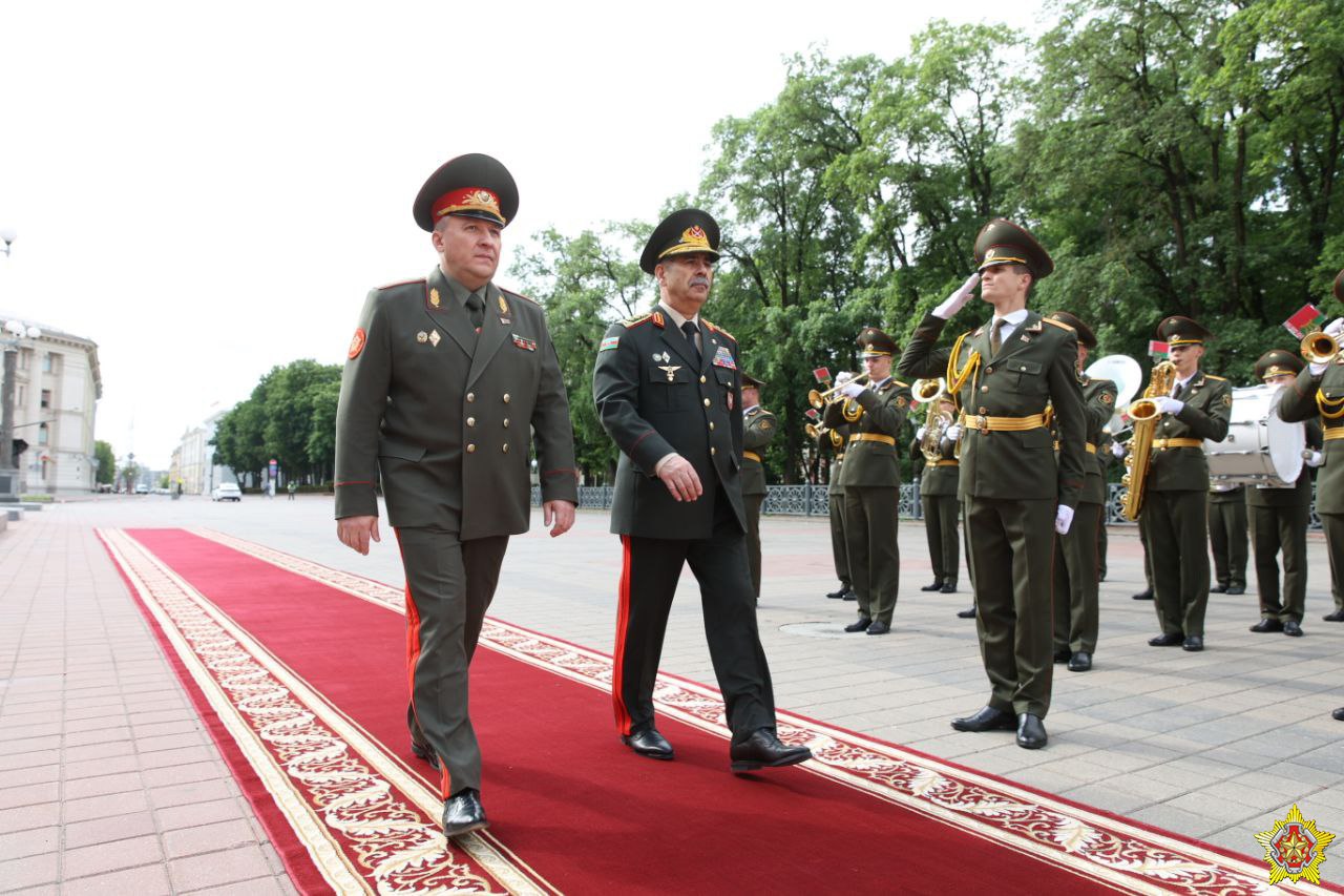 Хренин предлагает провести ревизию военного сотрудничества с Азербайджаном