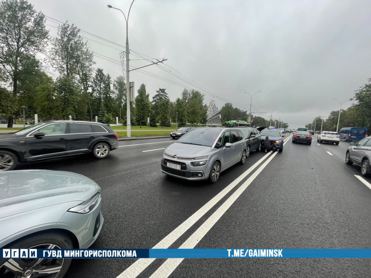 Четыре автомобиля столкнулись на проспекте Независимости в Минске