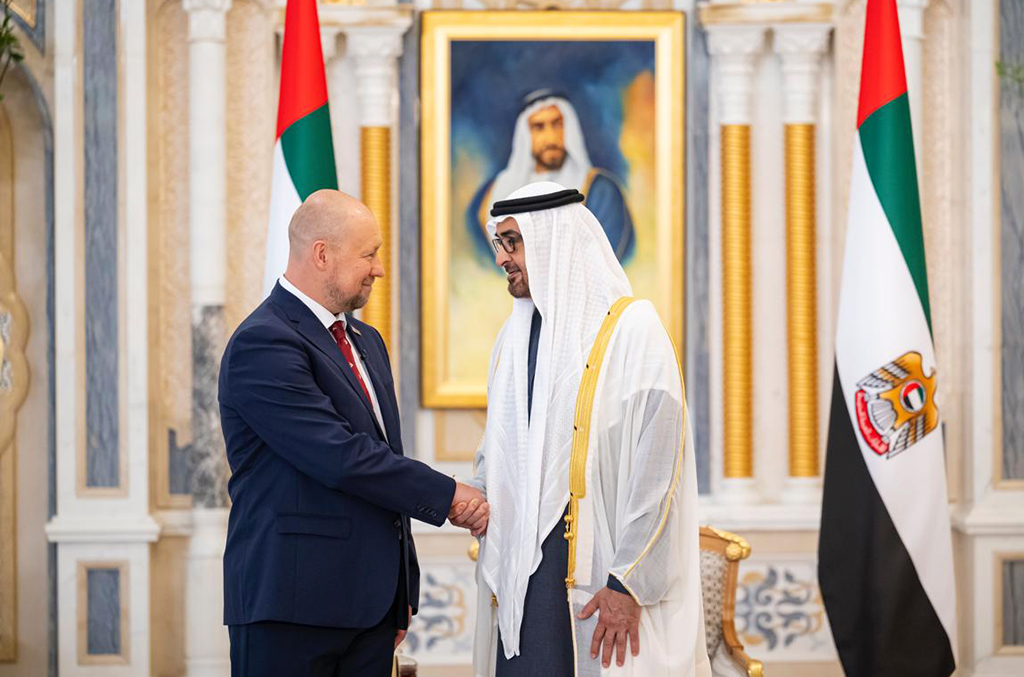 Новый посол Беларуси вручил верительные грамоты президенту ОАЭ