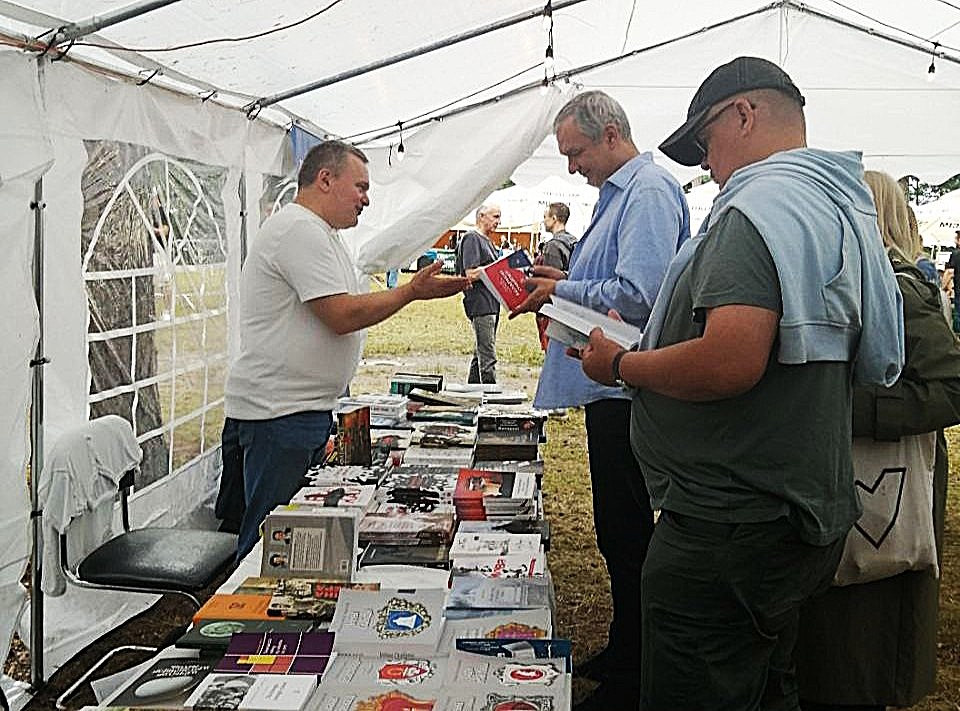 Музыка, рэлакс, дыскусіі і катлеты ад Ціханоўскага: пад Беластокам праходзіць фестываль Tutaka