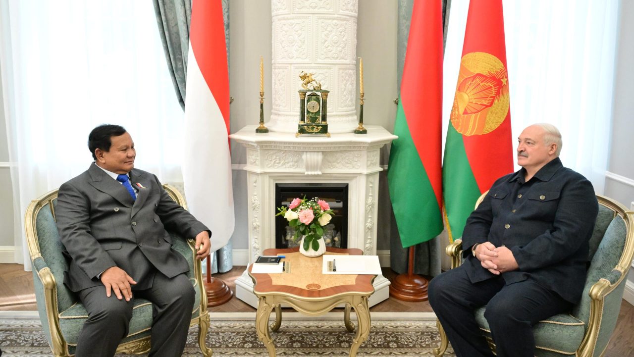 Intelligence Online: Президент Индонезии прилетал в Беларусь за оружием