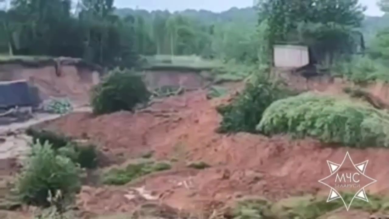 Хозпостройки смыло в Двину в Витебске