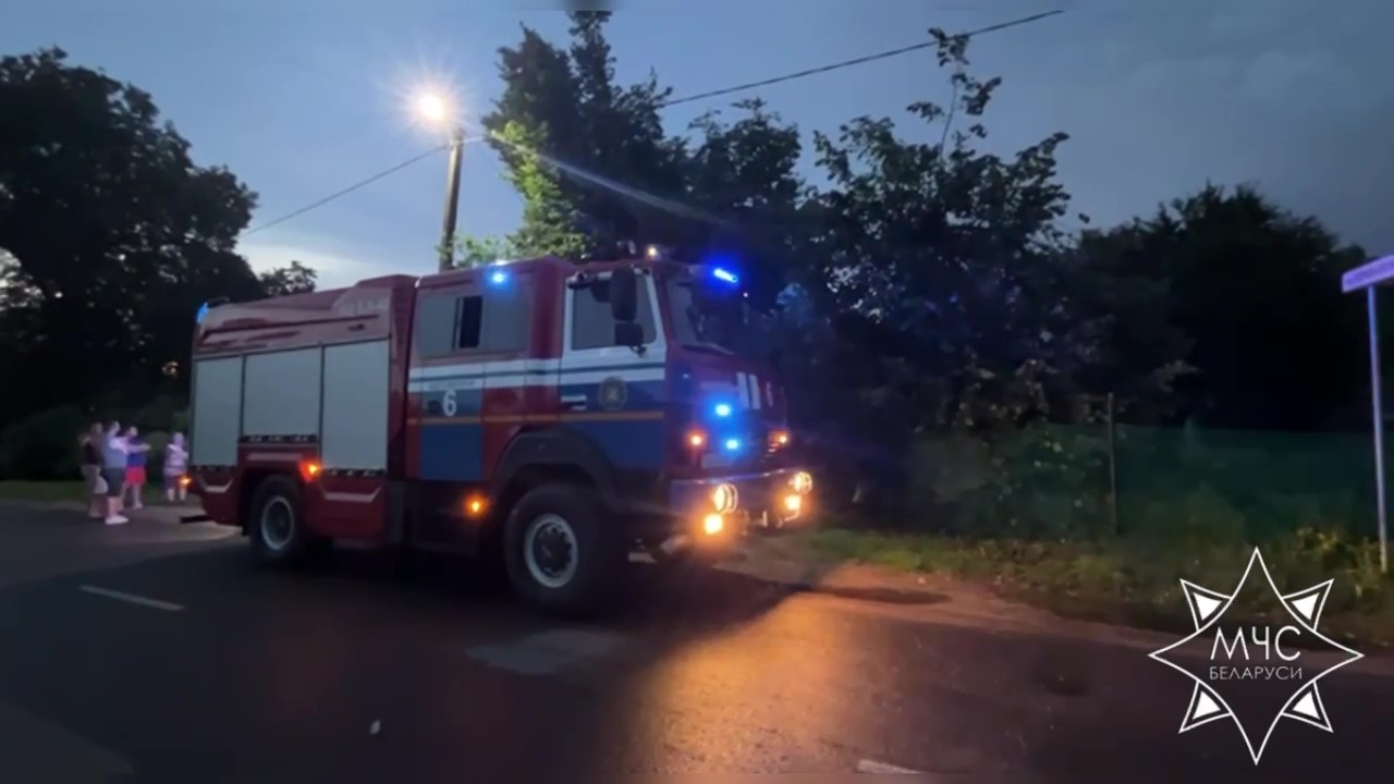 МЧС: от грозового фронта пострадали 3 населенных пункта