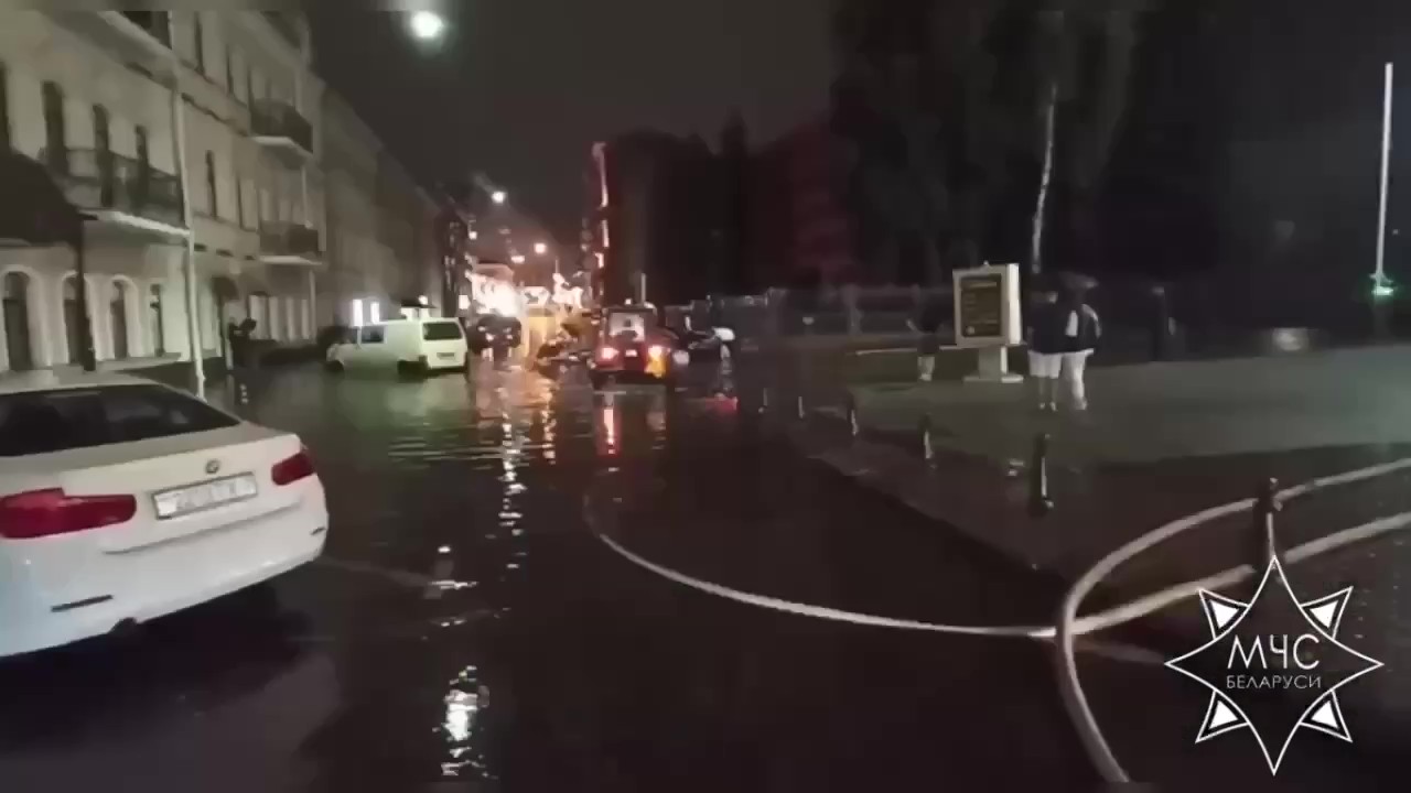 Поврежден газопровод и 40 подтоплений. МЧС подвело итоги грозового удара по Минску и Колодищам