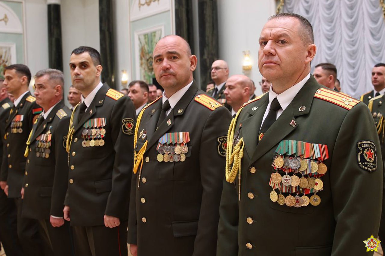 Лукашенко рассказал военным о перманентной гибридной войне продолжительностью в несколько десятилетий