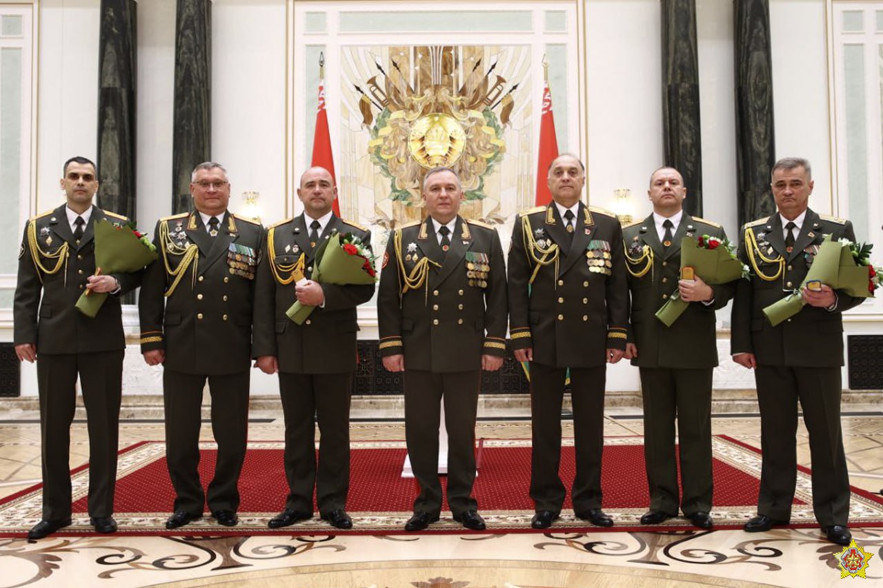 Лукашенко рассказал военным о перманентной гибридной войне продолжительностью в несколько десятилетий