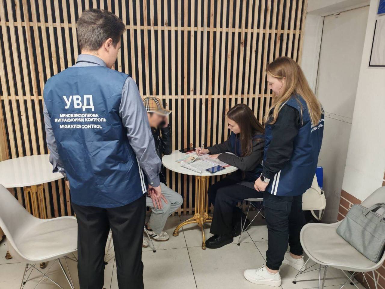 Из Беларуси депортируют 360 иностранцев