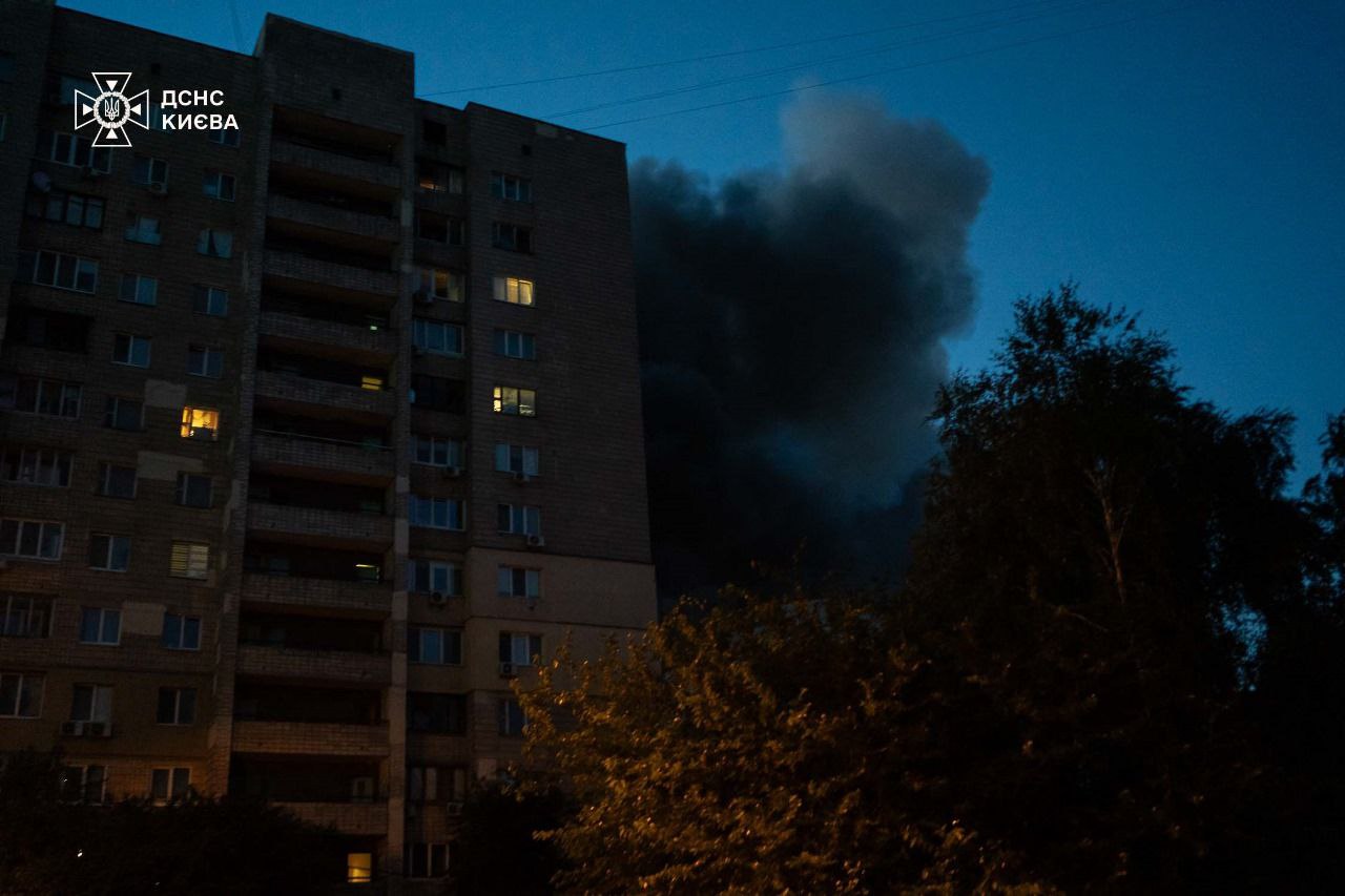 Россия атаковала Киев ракетами и дронами