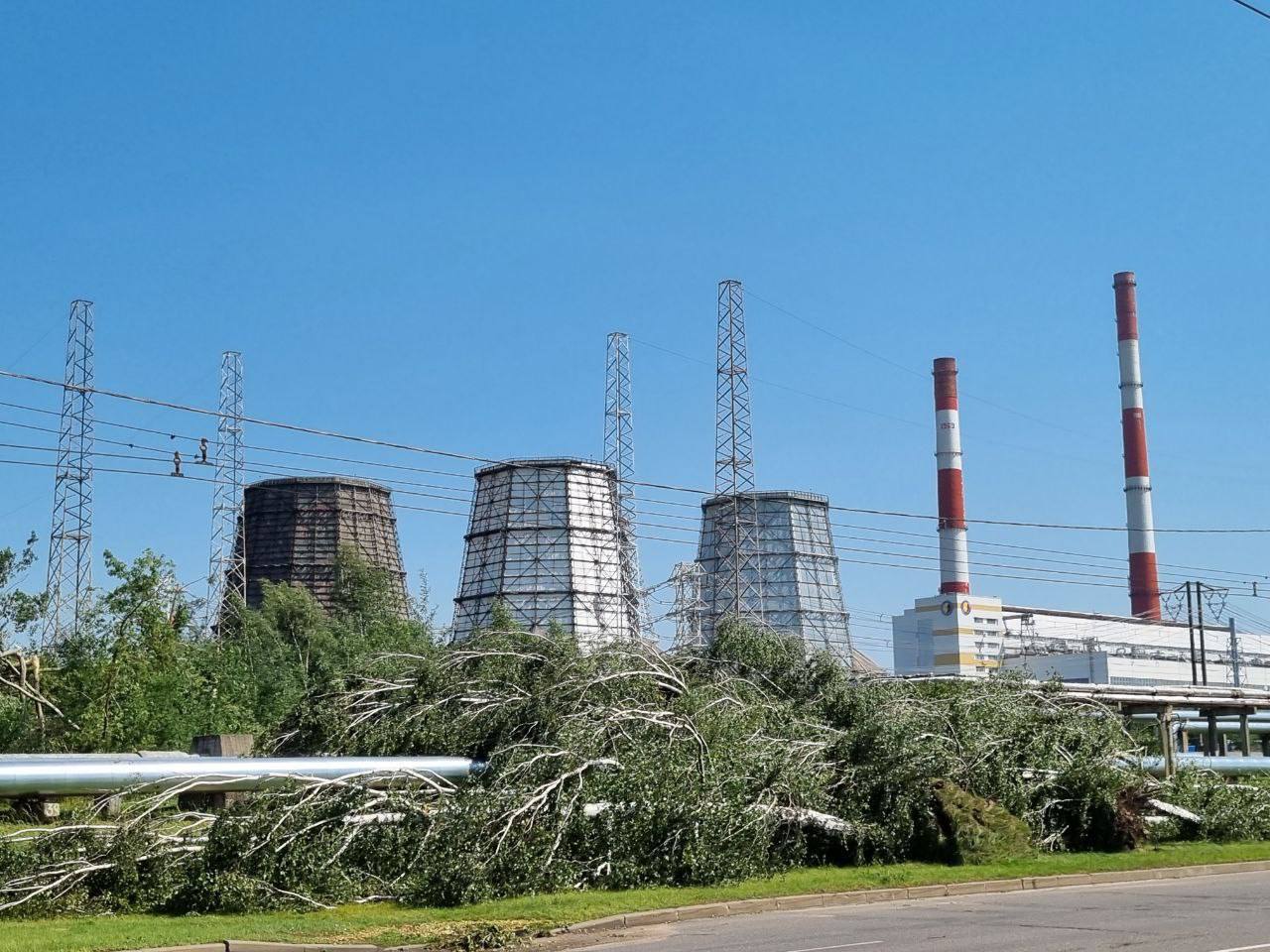 Энергетики продолжают восстанавливать энергоснабжение 167 населенных пунктов