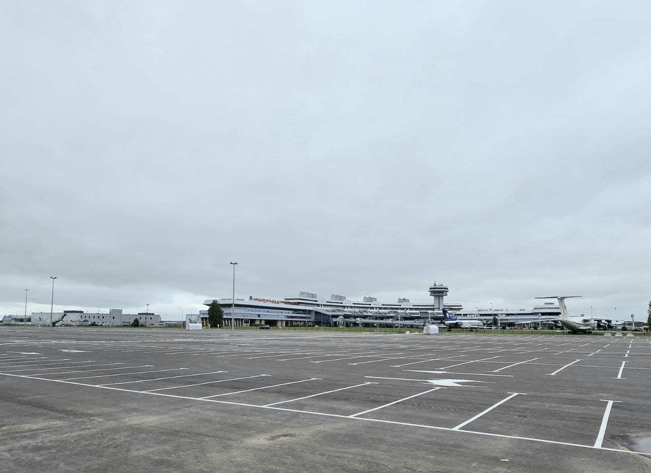 Минский аэропорт открыл автостоянку после ремонта