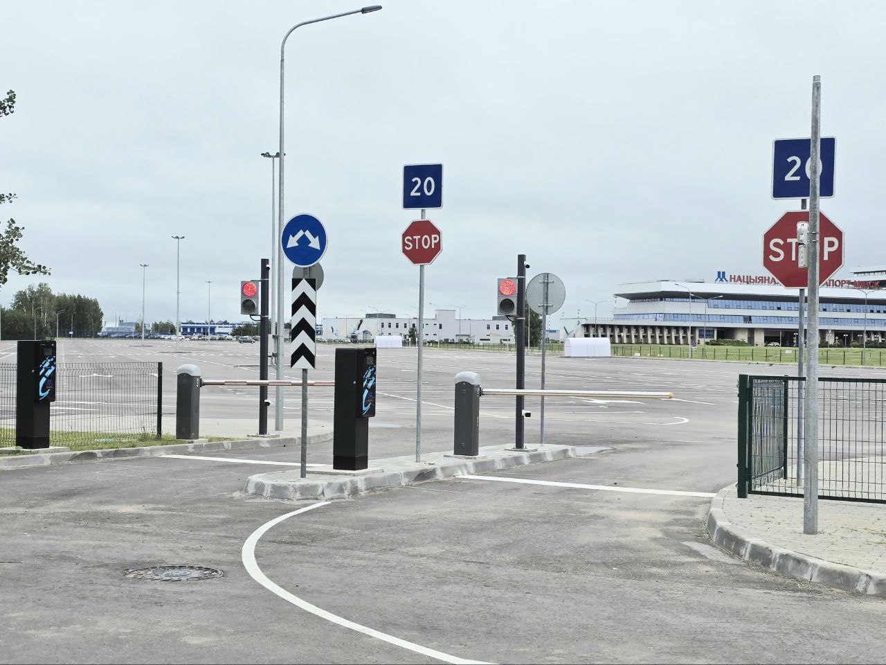 Минский аэропорт открыл автостоянку после ремонта