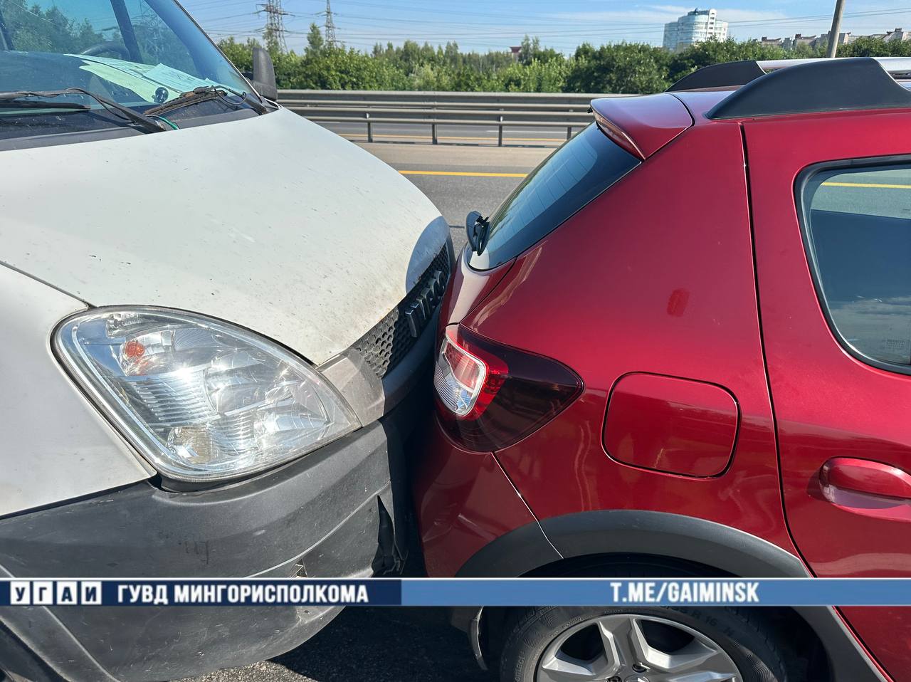 Четыре автомобиля столкнулись на МКАД. Пострадала пассажирка