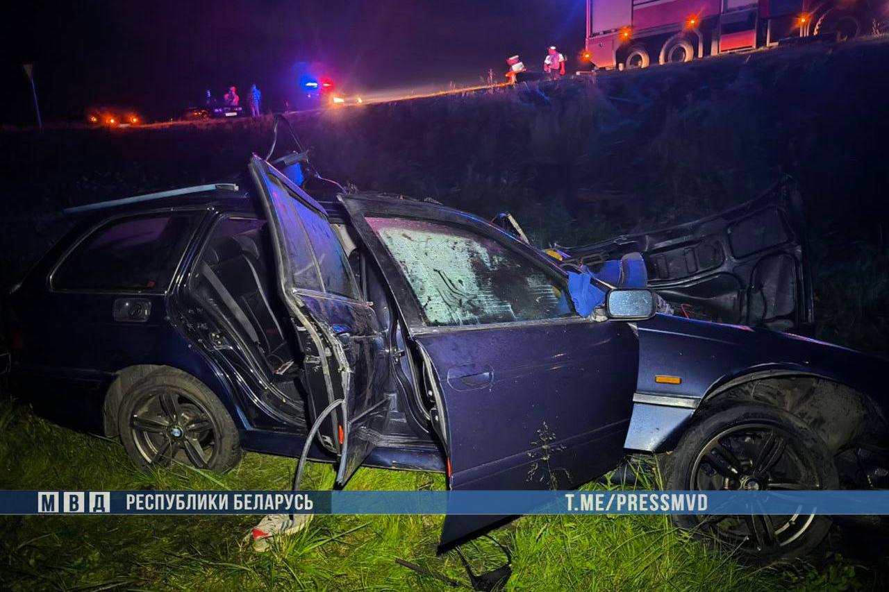 BMW влетел в грузовик в Житковичском районе. Двое погибших