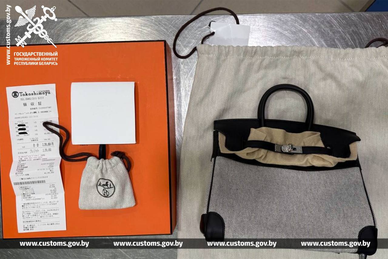 Россиянка прилетела из ОАЭ в Минск с украшениями и одеждой на почти 500 тысяч рублей