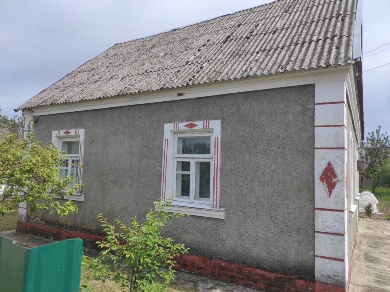 Житель Слонима стрелял из пневматики по окнам от скуки