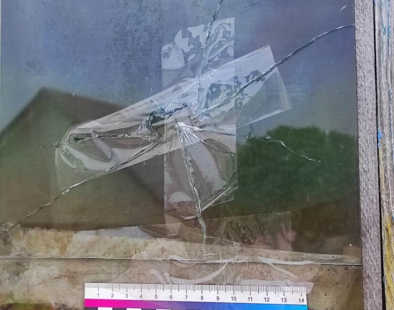 Житель Слонима стрелял из пневматики по окнам от скуки