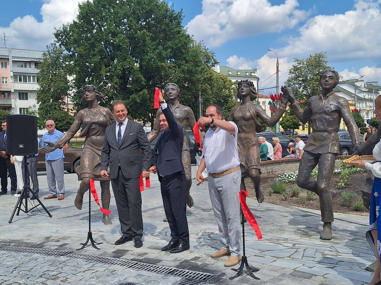 Гигантская пуговица и 20-килограммовый торт — Брест празднует День города