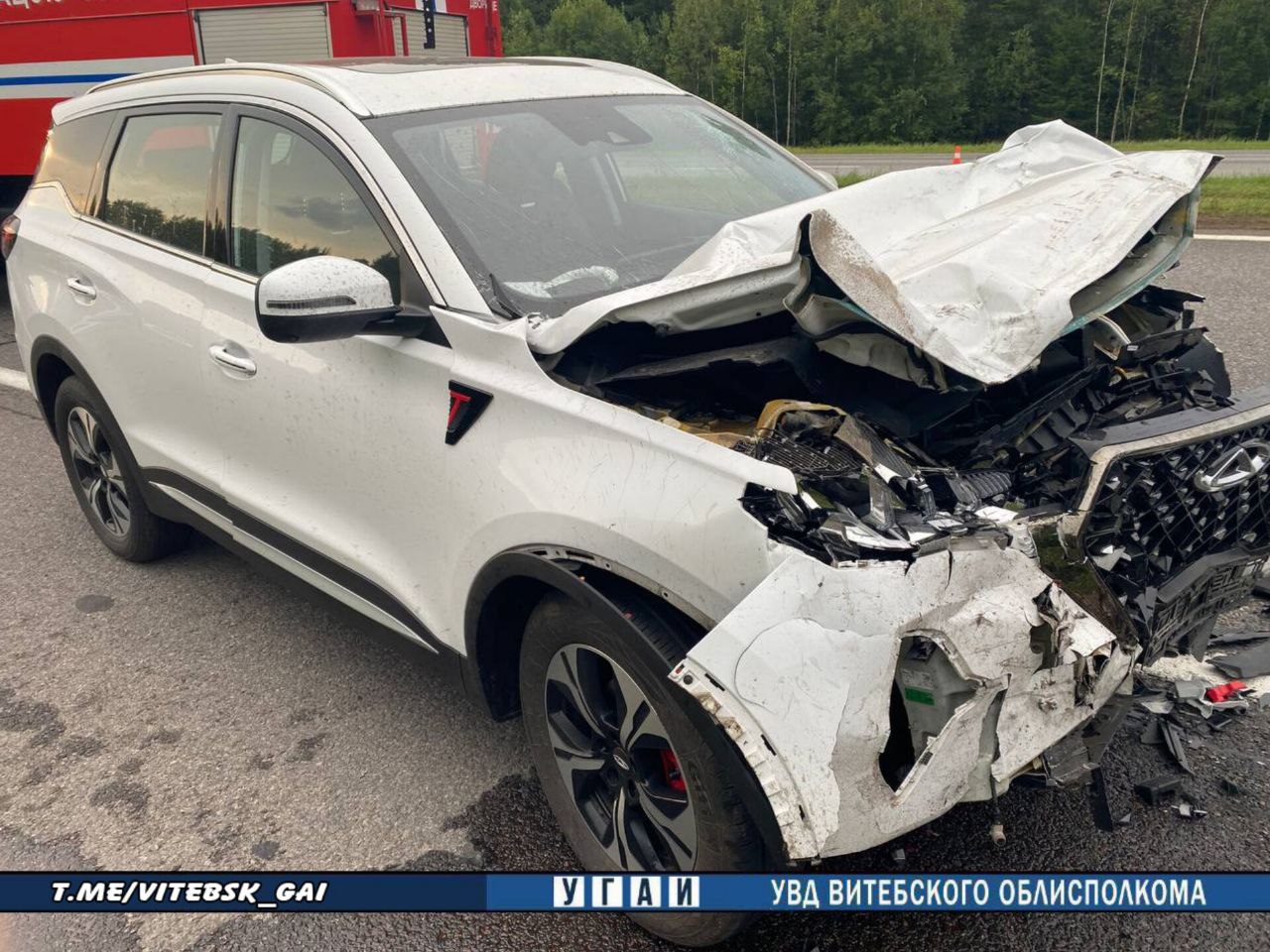 Пострадали четверо, один погиб. Внедорожник влетел в припаркованное авто в Толочинском районе