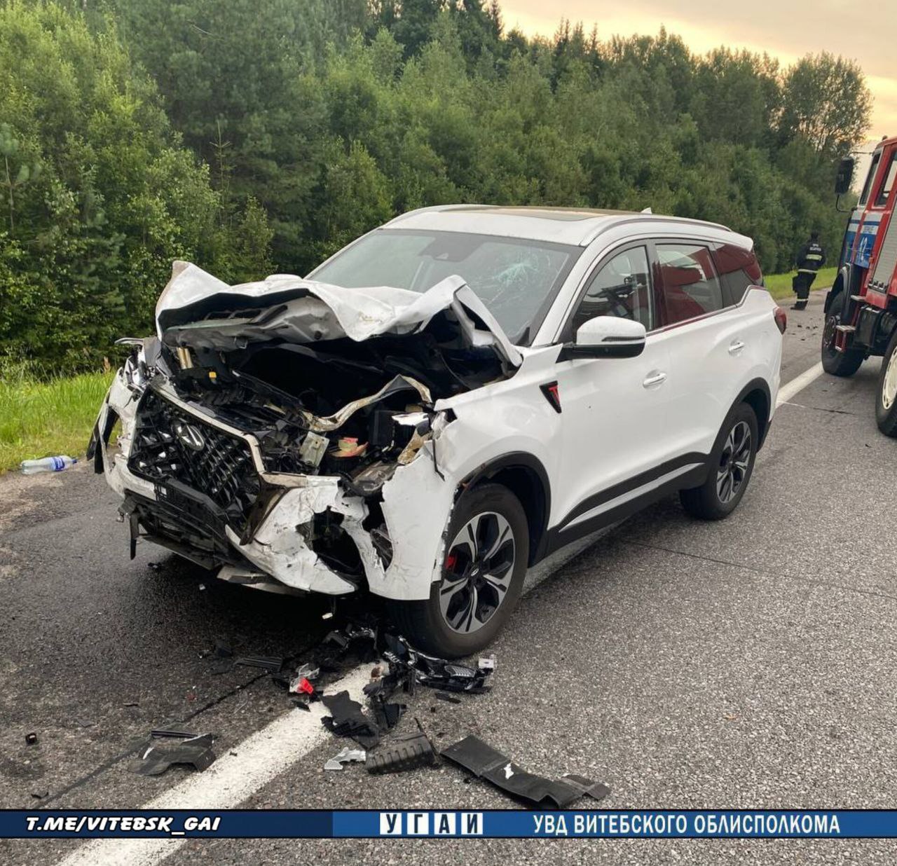 Пострадали четверо, один погиб. Внедорожник влетел в припаркованное авто в Толочинском районе