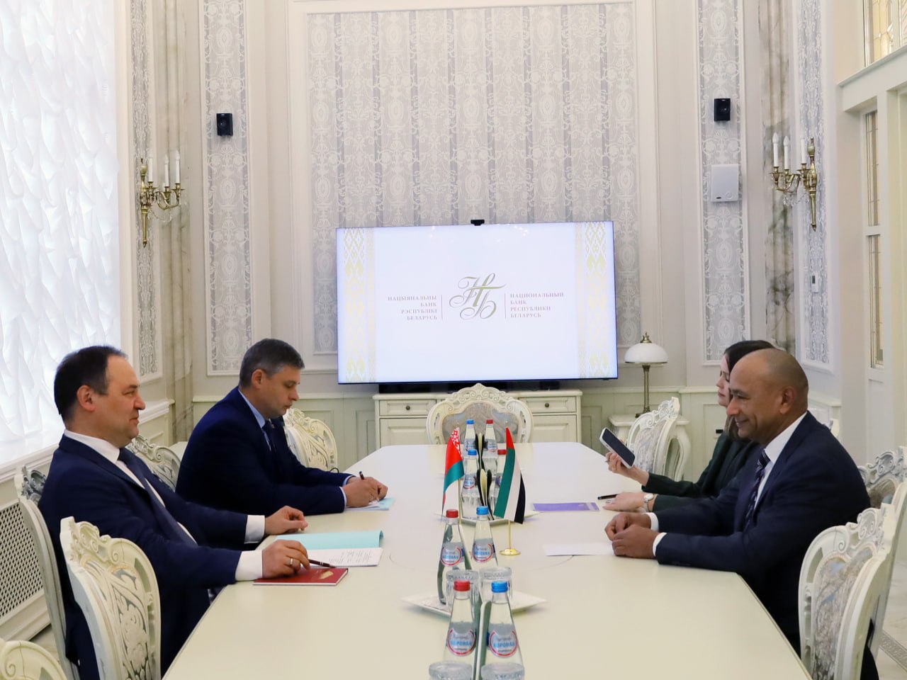 Нацбанк рассчитывает на активизацию отношений с ОАЭ