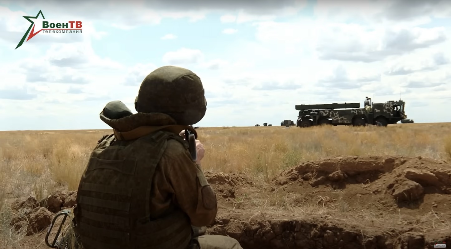 Беларусские ракетчики провели боевые пуски из РСЗО "Полонез" в России