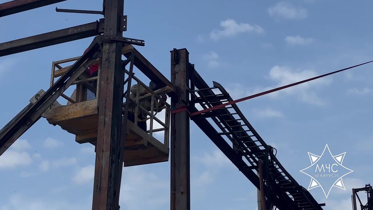 Спустя неделю после бури на "Могилевхимволокне" все еще устраняют последствия