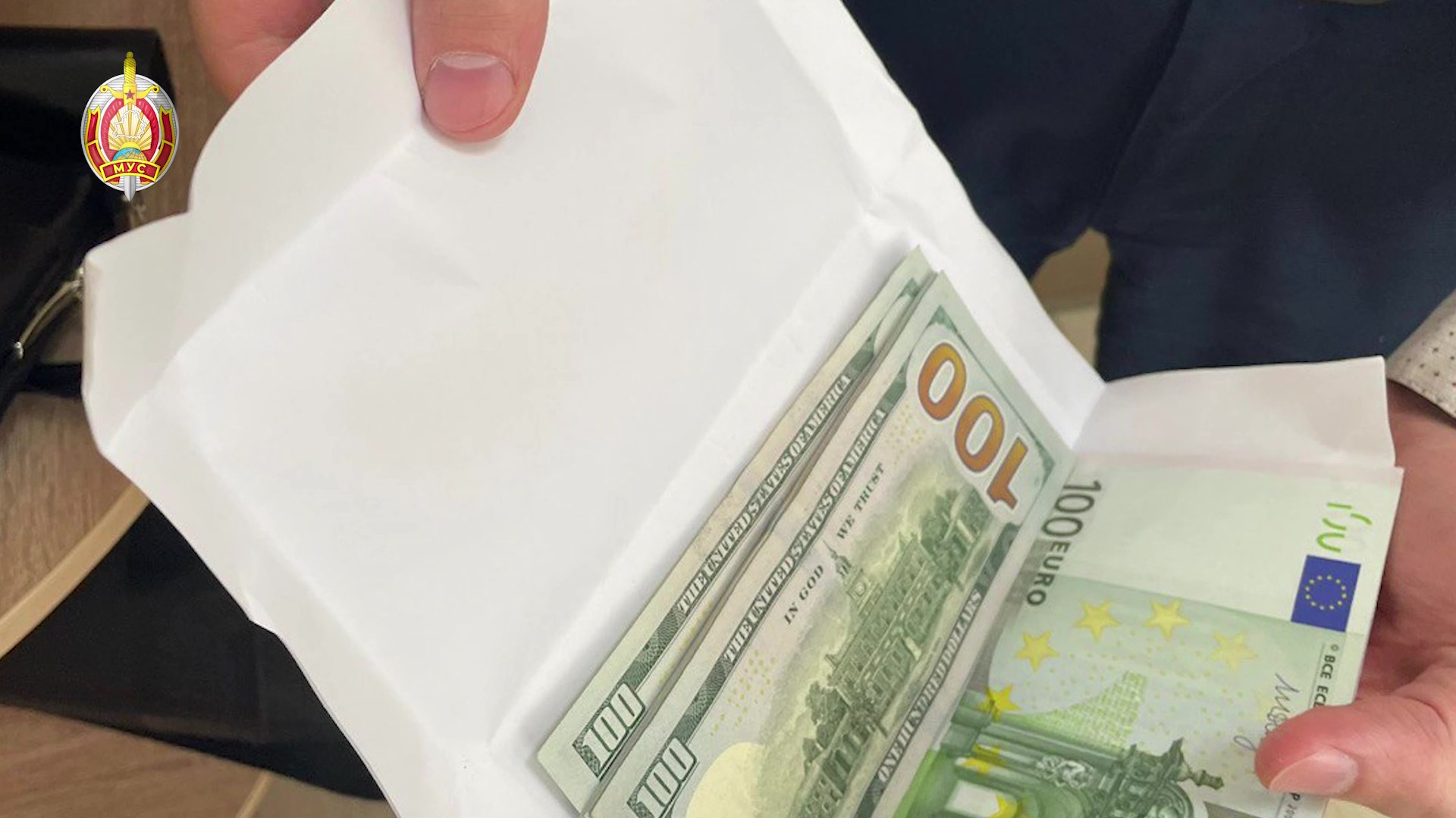 Милиция задержала взяточников на двух предприятиях нефтехимической отрасли